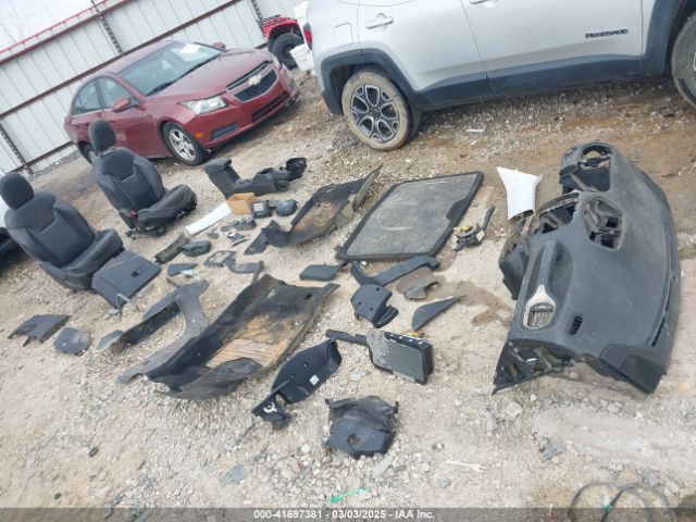 ZACCJADT3GPC85351 Jeep Renegade Limited