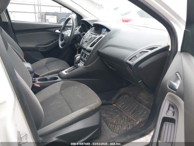 1FADP3K20EL145242 Ford FOCUS SE