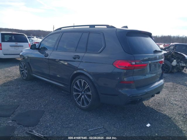 2022 BMW X7 5UXCX6C01N9L99140 Photo 2