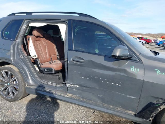 2022 BMW X7 5UXCX6C01N9L99140 Photo 5
