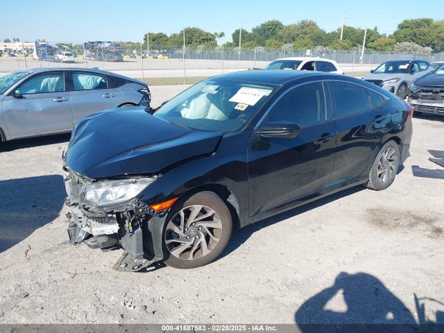 Honda CIVIC EX 2018 2HGFC2F79JH549826 Image 2