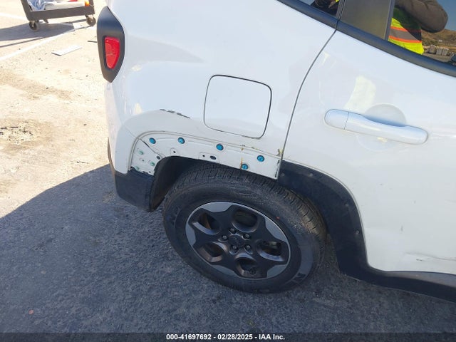 Jeep 2016 2016 ZACCJAAT7GPE07603 Image 14