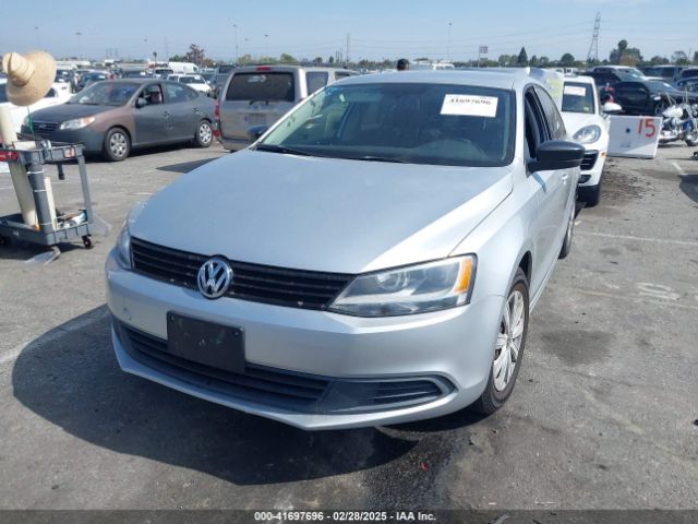 3VW2K7AJXEM320530 Volkswagen Jetta 2.0l S