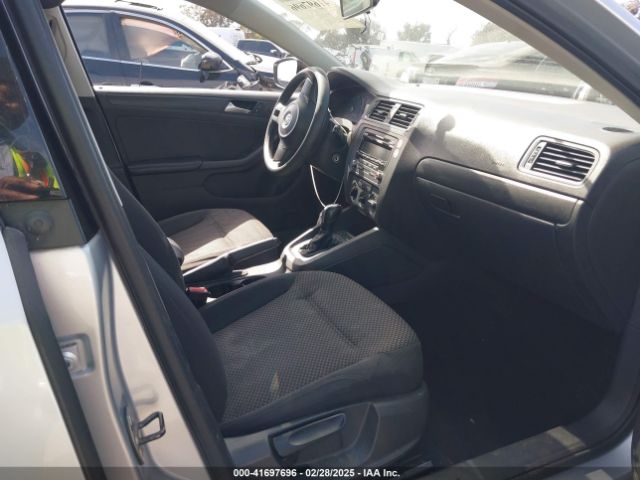 3VW2K7AJXEM320530 Volkswagen Jetta 2.0l S