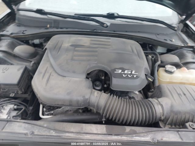 2017 CHRYSLER 300C 2C3CCAKG5HH637501 Photo 9