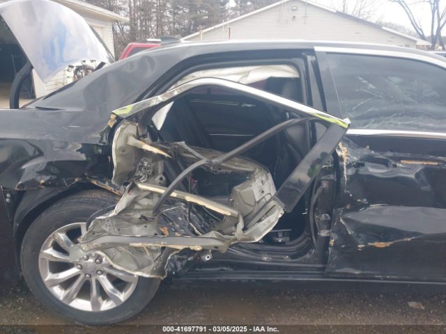 2017 CHRYSLER 300C 2C3CCAKG5HH637501 Photo 5