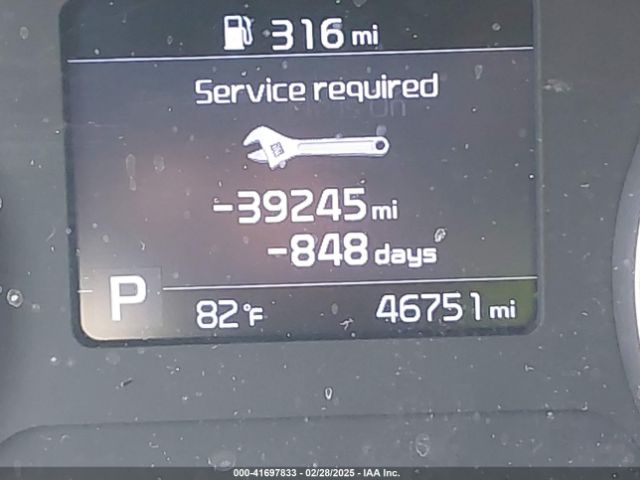 KNDEU2AA1N7272049 KIA SELTOS S