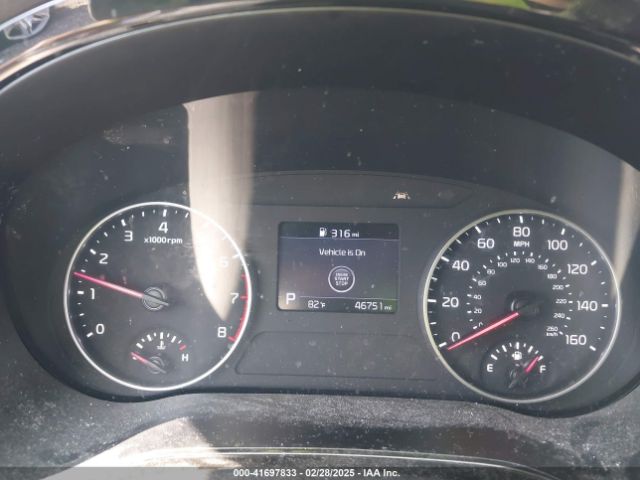 KNDEU2AA1N7272049 KIA SELTOS S