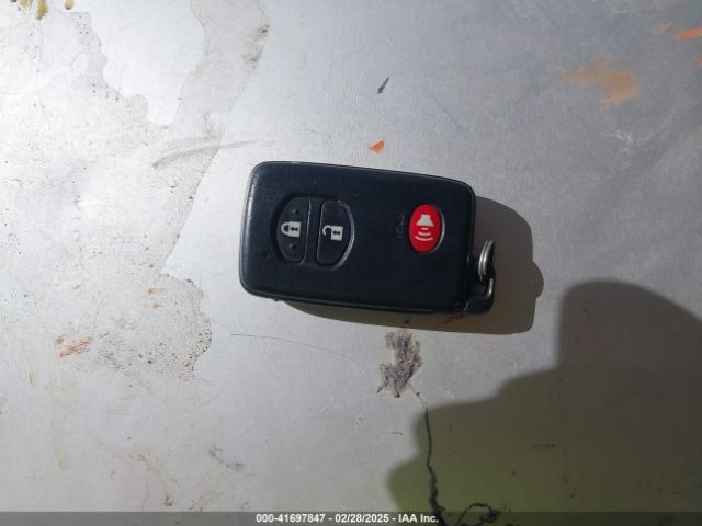 JTDKN3DU4F1932875 Toyota Prius Four