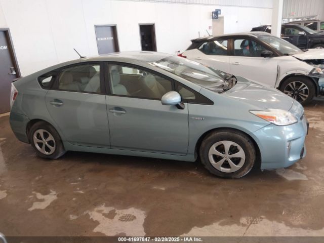 JTDKN3DU4F1932875 Toyota Prius Four