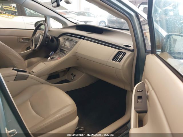 JTDKN3DU4F1932875 Toyota Prius Four