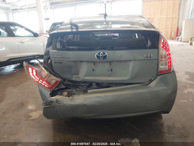 JTDKN3DU4F1932875 Toyota Prius Four