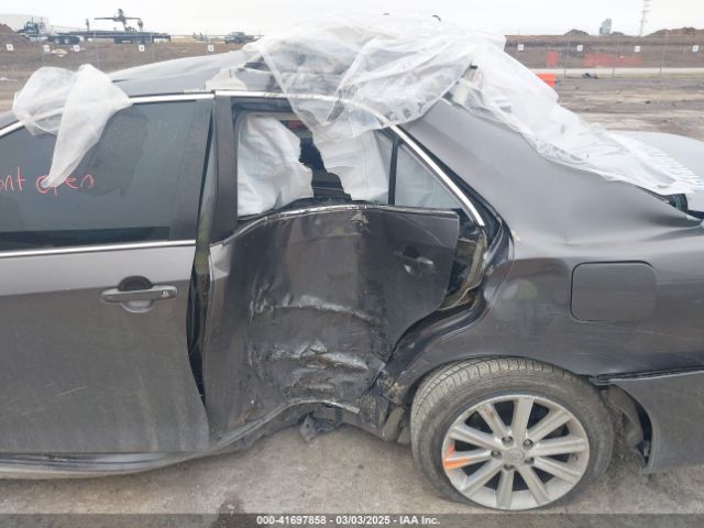 4T1BD1FK1EU124950 Toyota Camry Hybrid Xle