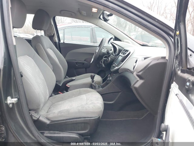 1G1JA5SH0H4139995 Chevrolet Sonic Ls Manual