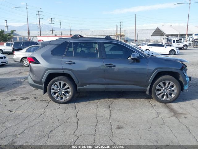 2T3A1RFV0NW321158 Toyota Rav4 Xle Premium