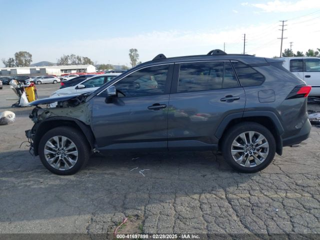 2T3A1RFV0NW321158 Toyota Rav4 Xle Premium