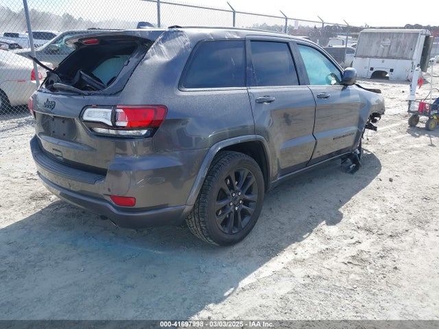 1C4RJFAG3JC466623 Jeep Grand Cherokee Altitude 4x4