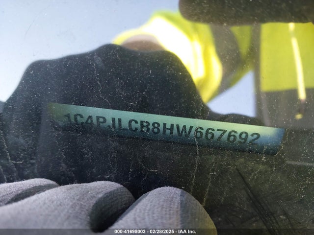 1C4PJLCB8HW667692 Jeep Cherokee Latitude Fwd