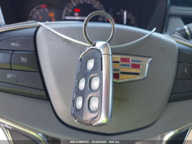 1GYKNCRS8HZ127001 Cadillac Xt5 Premium Luxury