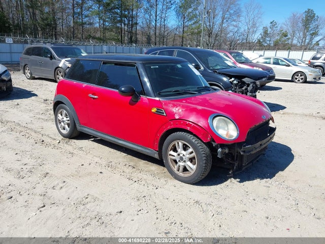 2011 MINI COOPER WMWSU3C59BT097347 Photo 0