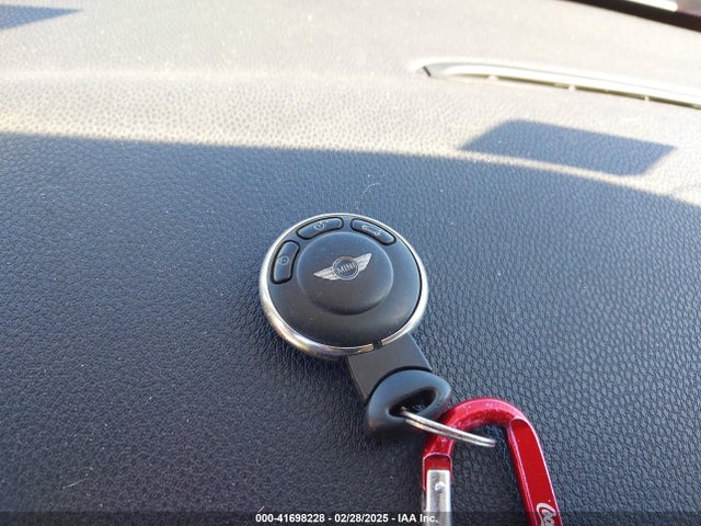 2011 MINI COOPER WMWSU3C59BT097347 Photo 10