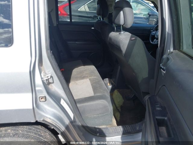 1C4NJPFB3GD715118 Jeep Patriot Latitude