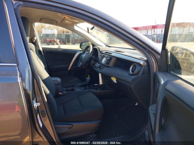 JTMBFREV9GD196216 Toyota RAV4 LE