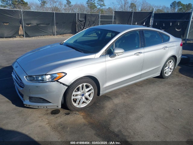 1FA6P0H72G5119744 Ford FUSION SE