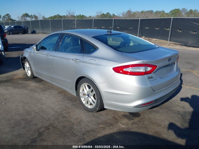 1FA6P0H72G5119744 Ford FUSION SE