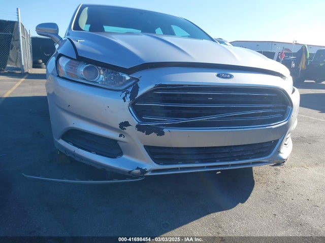 1FA6P0H72G5119744 Ford FUSION SE