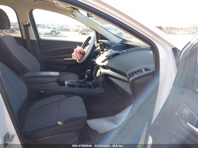 1FMCU9G97HUA71237 Ford ESCAPE SE