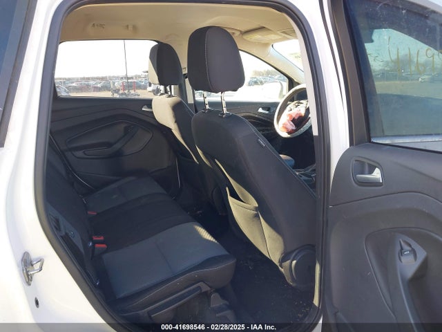 1FMCU9G97HUA71237 Ford ESCAPE SE