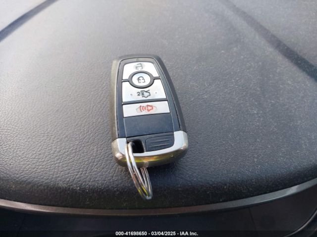 3FA6P0H75HR111619 Ford FUSION SE