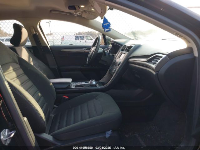 3FA6P0H75HR111619 Ford FUSION SE
