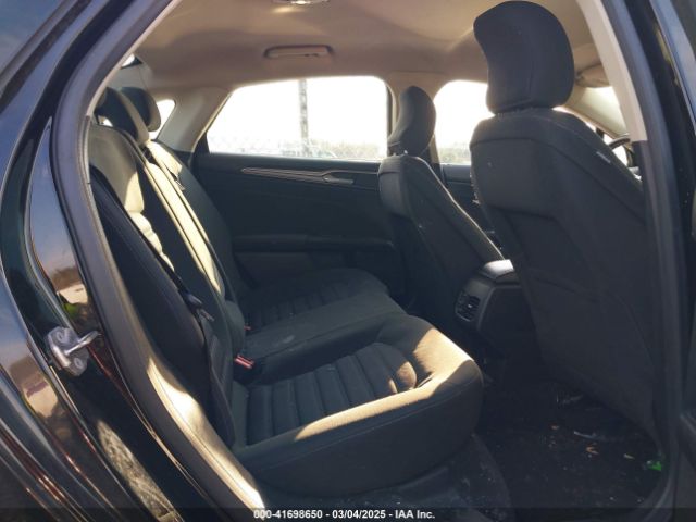 3FA6P0H75HR111619 Ford FUSION SE