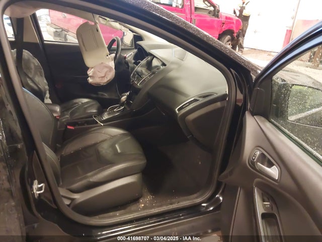 1FADP3N25HL222297 Ford Focus Titanium