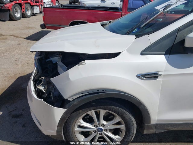 1FMCU0G92HUA49948 Ford ESCAPE SE
