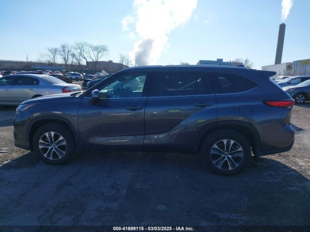 5TDGZRBH2NS200121 Toyota Highlander Xle