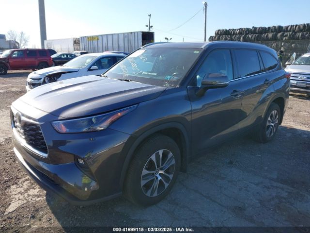 5TDGZRBH2NS200121 Toyota Highlander Xle