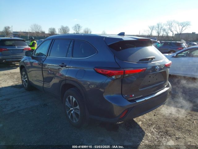 5TDGZRBH2NS200121 Toyota Highlander Xle