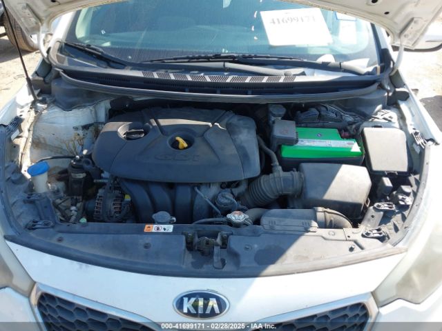 KNAFK5A85G5643573 KIA Forte 5-door Lx