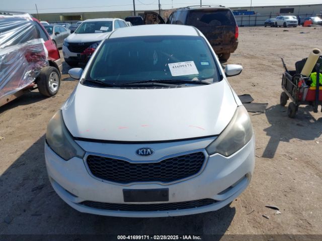 KNAFK5A85G5643573 KIA Forte 5-door Lx