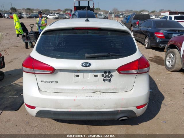 KNAFK5A85G5643573 KIA Forte 5-door Lx