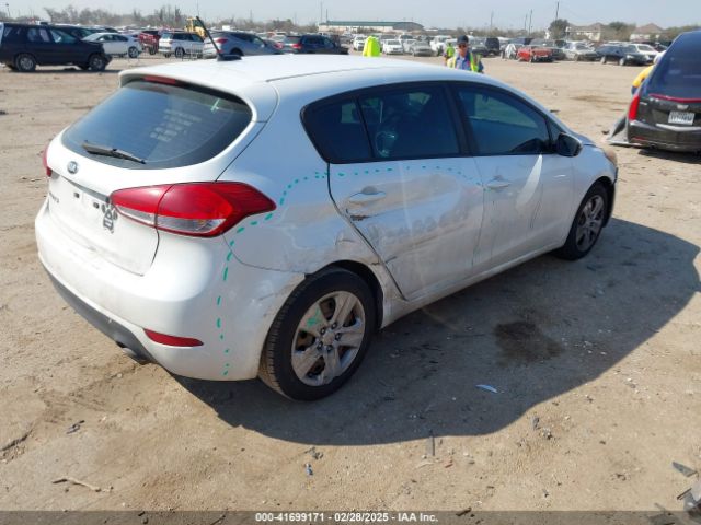 KNAFK5A85G5643573 KIA Forte 5-door Lx