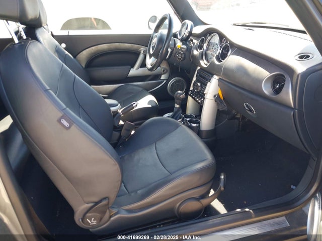 2007 MINI COOPER S WMWRH33537TL95029 Photo 4