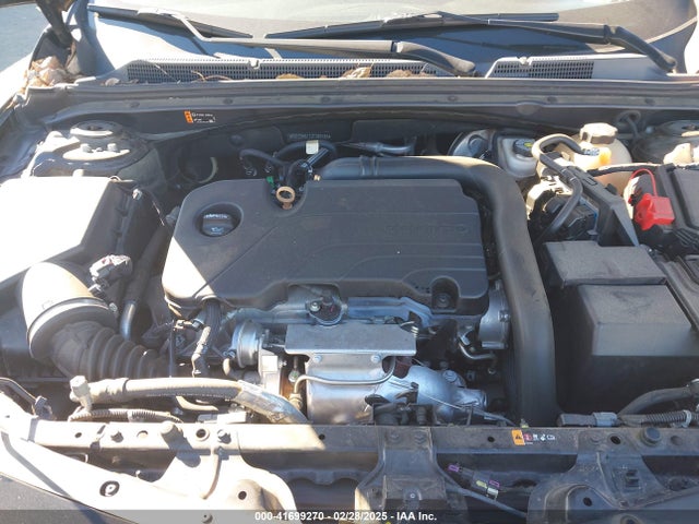 1G1ZD5ST1JF283984 Chevrolet MALIBU LT