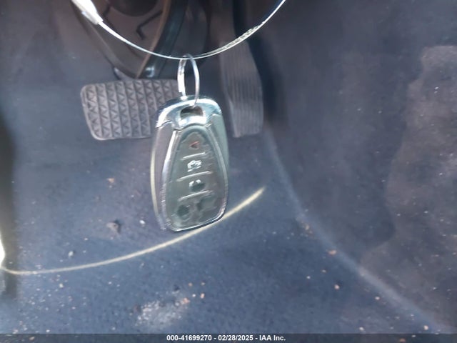 1G1ZD5ST1JF283984 Chevrolet MALIBU LT