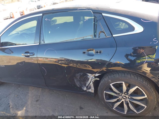 1G1ZD5ST1JF283984 Chevrolet MALIBU LT