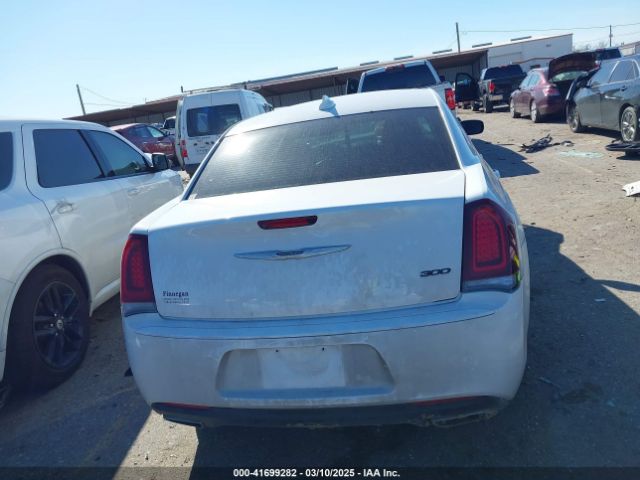 2C3CCAAG6KH755663 Chrysler 300 Touring