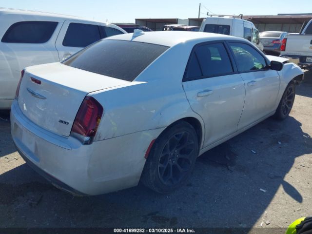 2C3CCAAG6KH755663 Chrysler 300 Touring